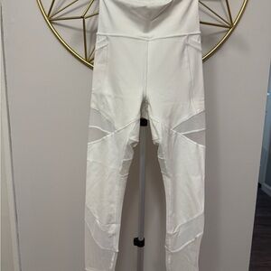 Lululemon Forget The Sweat Tight *25" in White Size 6